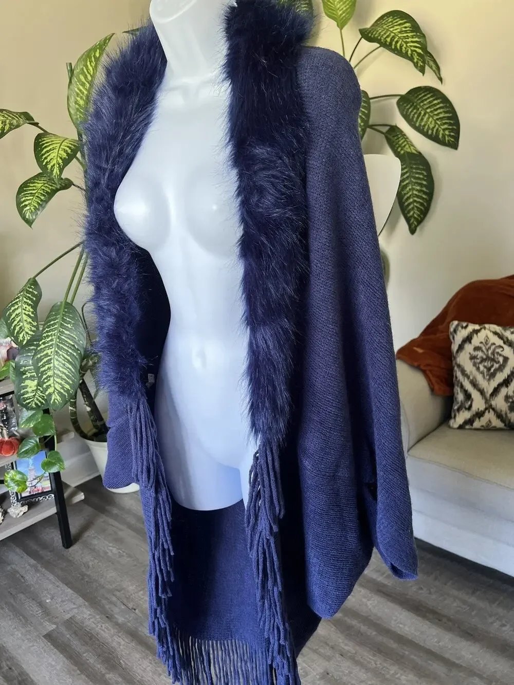 Tamsy Boutique Navy Blue Faux Fur Poncho Old Money Cape Wrap OS #1017